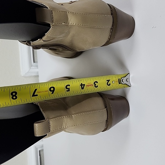 Comfort Est 1946 women Tan ankle boots block heel size 11M - Picture 9 of 10